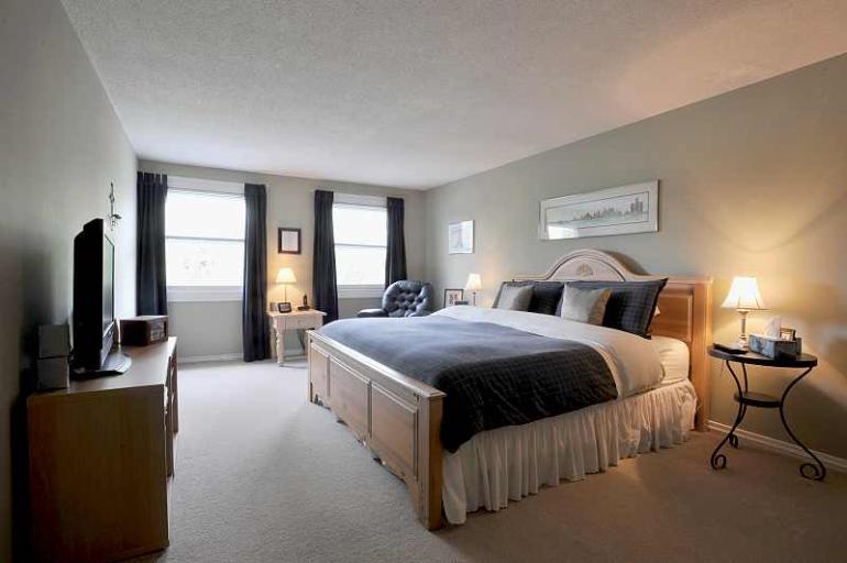 5CaledonVillage