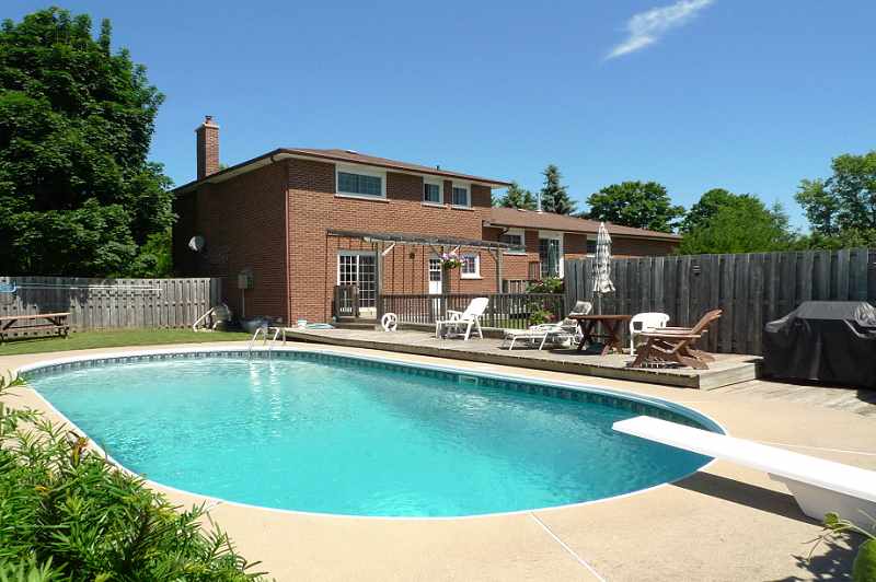Rear Decking, In-ground Pool, Lovely Garden, Private Backyard