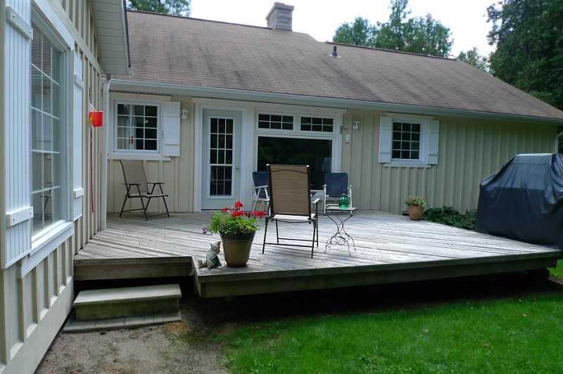 Rear Deck, 2.45 Acres, Caledon