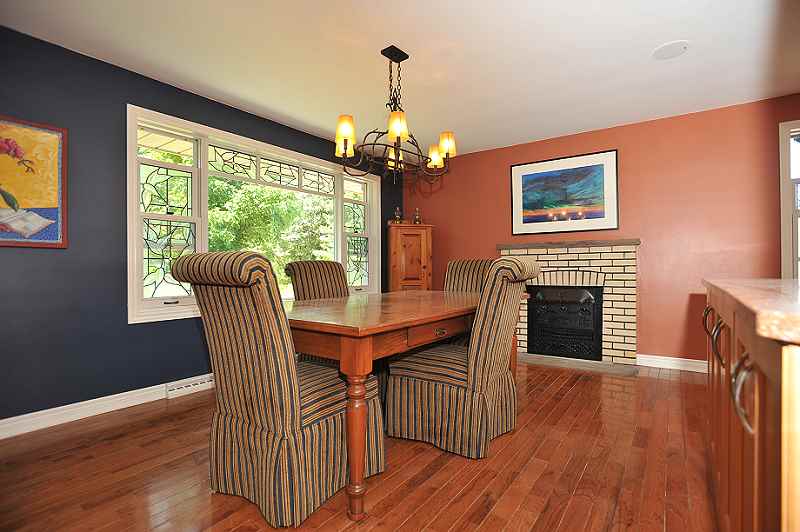 dining room, hardwood floors, fireplace