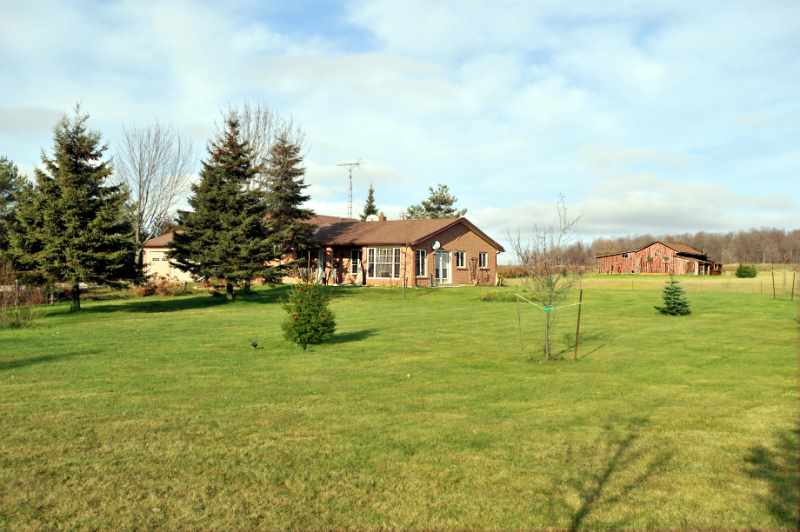 10 Acres, Older Barn, 3+1 Bedroom, 3-Car Garage, Close to Orangeville