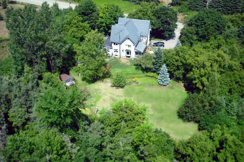 5 Bedroom Board Batten one Acre Stream - Geothermal Heat Hydro