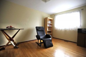 oak floor, bedroom