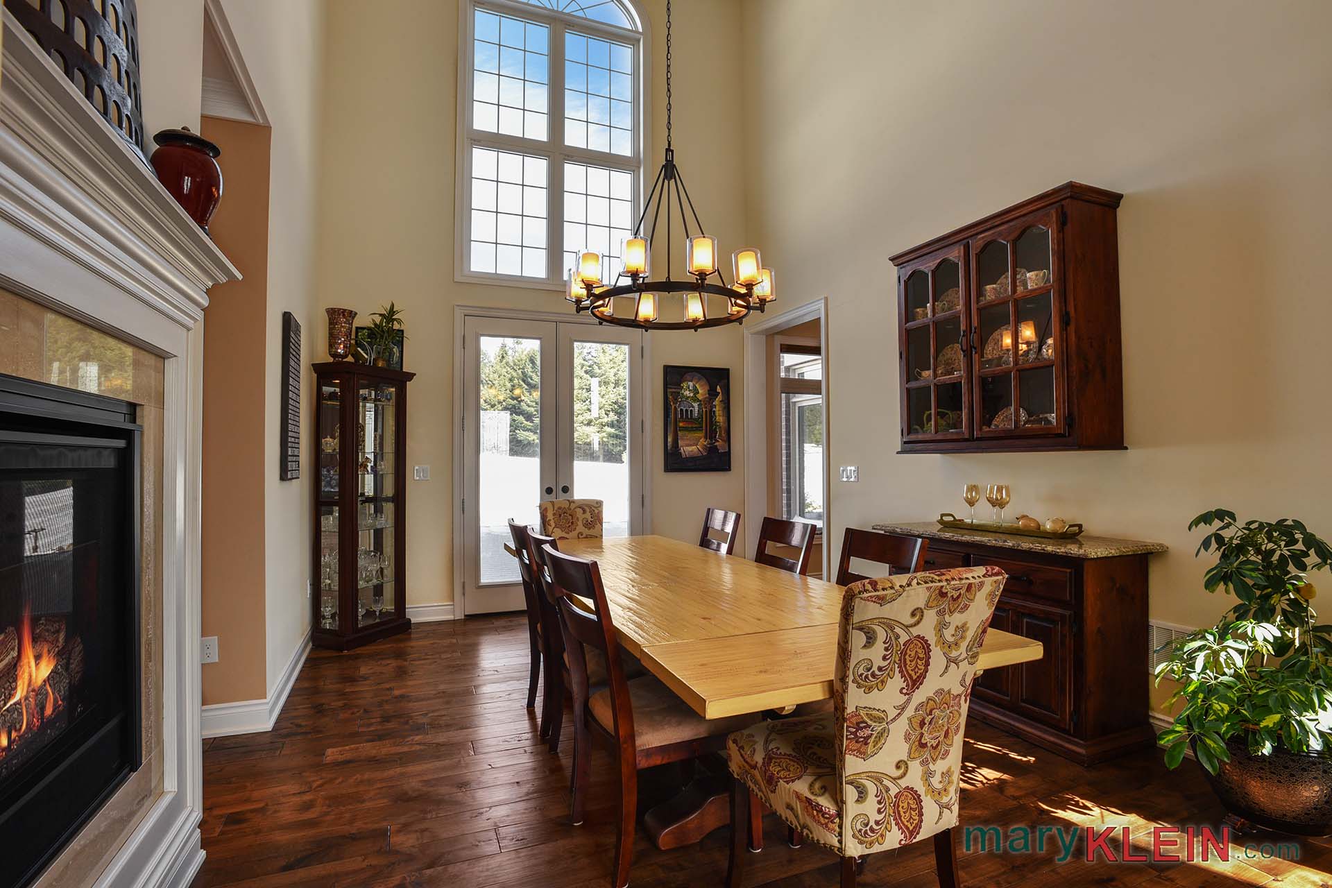 Formal Dining Room 