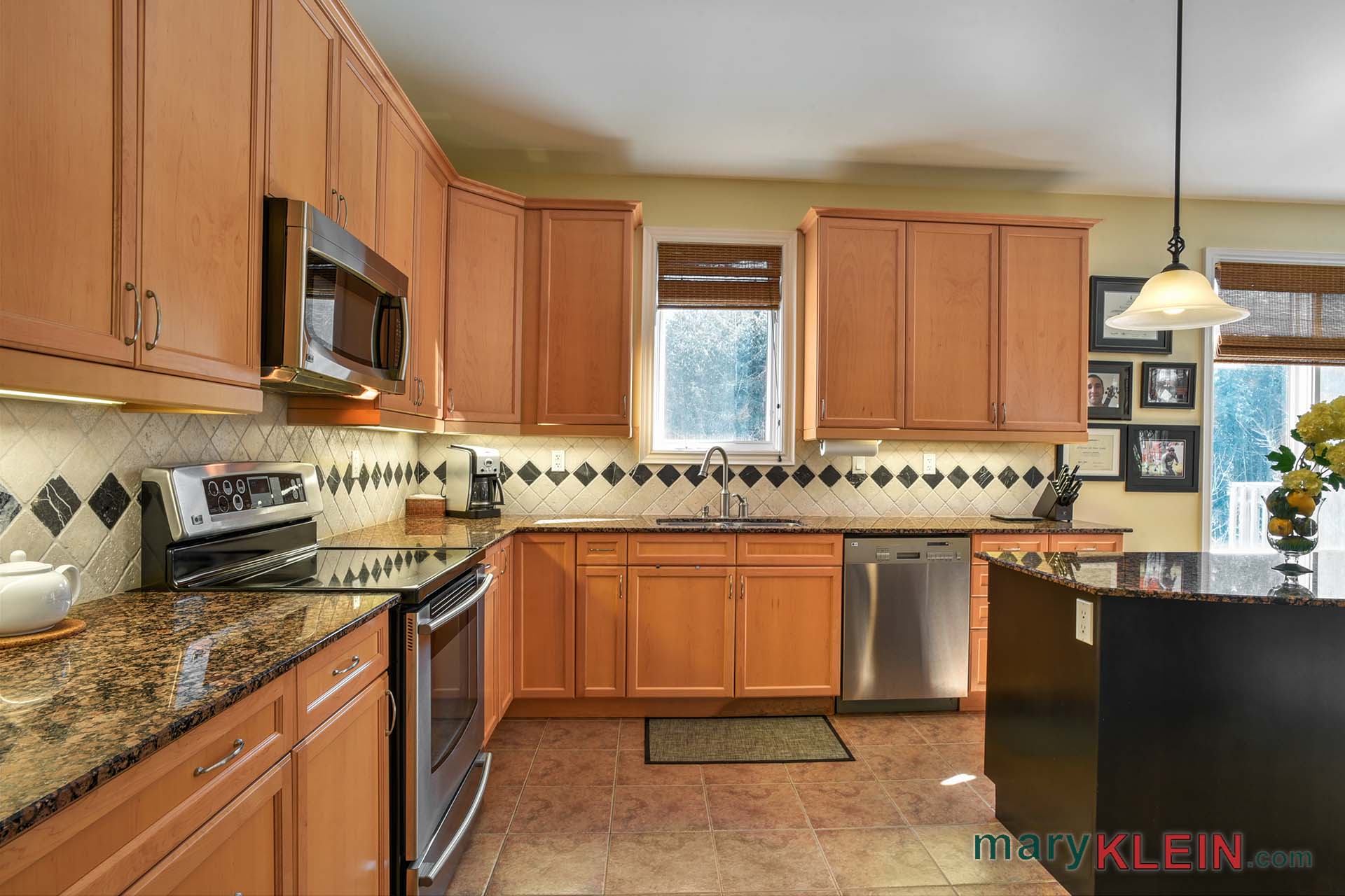 stainless steel appliances, lg, stone backsplash