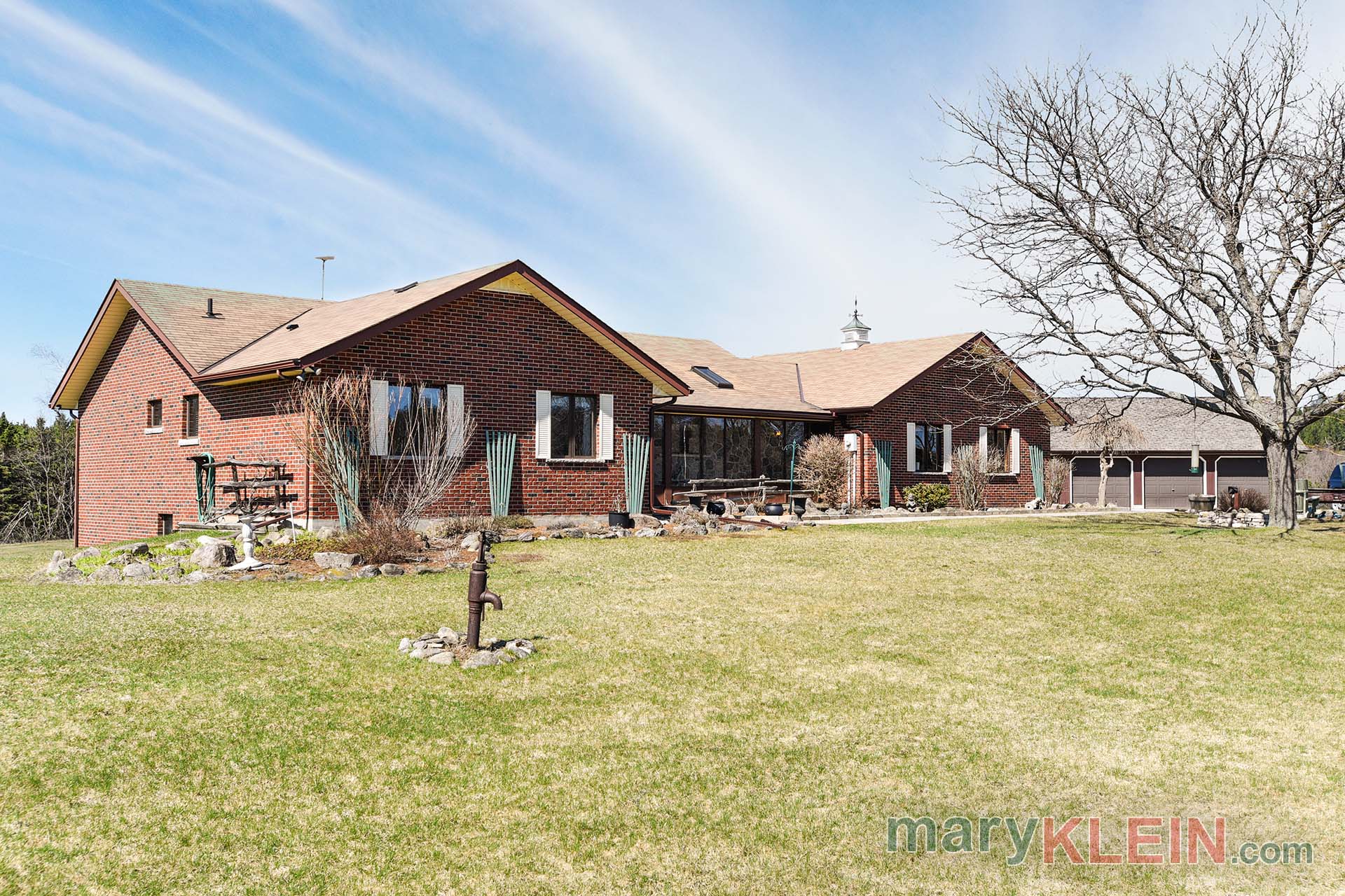 3+2 Bedroom Bungalow for sale in Mono, North of Hockley Road