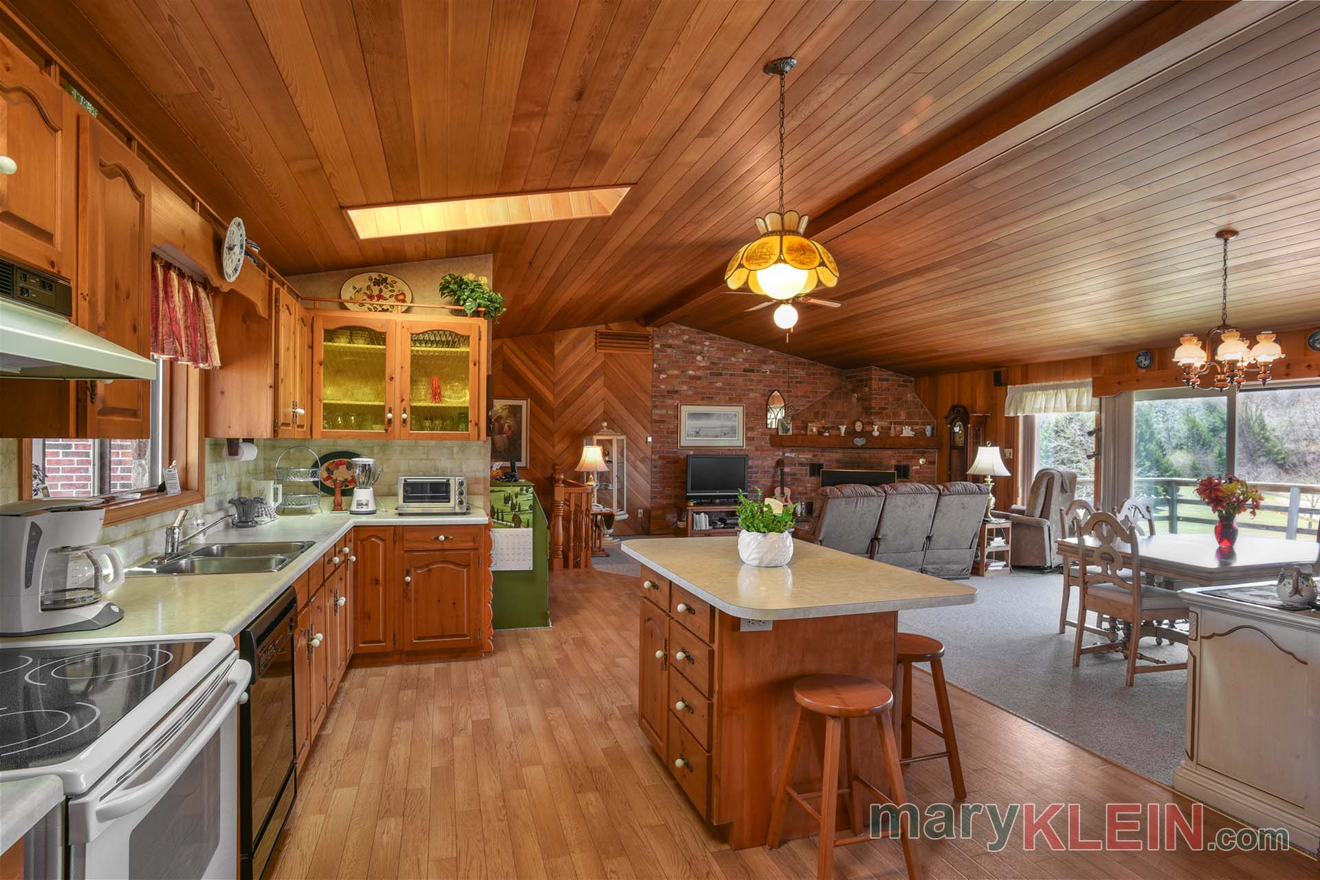 Open concept kitchen 