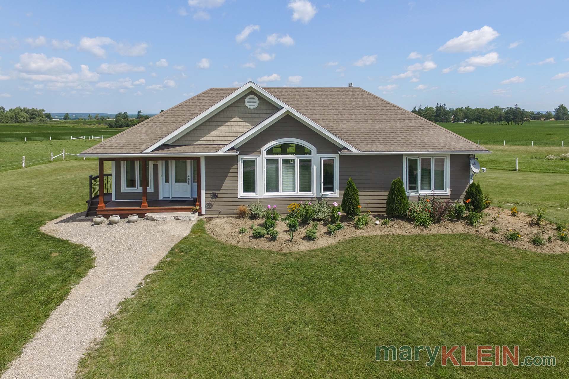 Newer Bungalow for sale, mono, ontario, mary klein, farm for sale