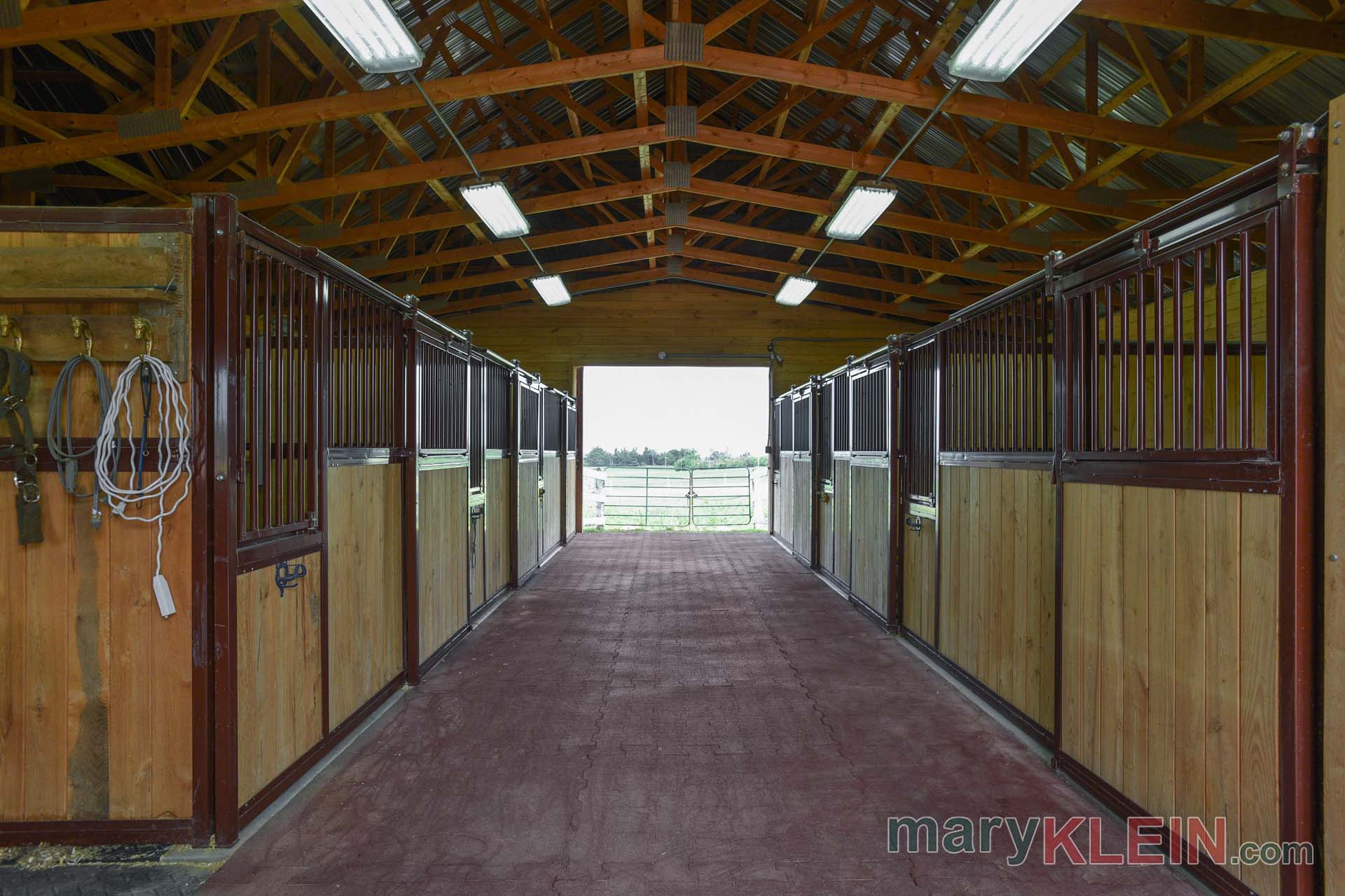 6 Stall Barn 