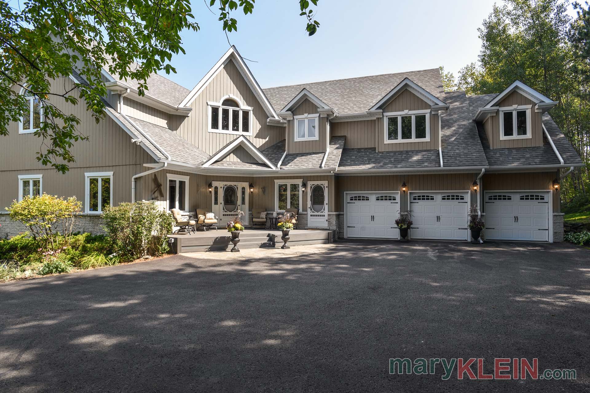 Open Concept Luxury Home in Caledon For Sale