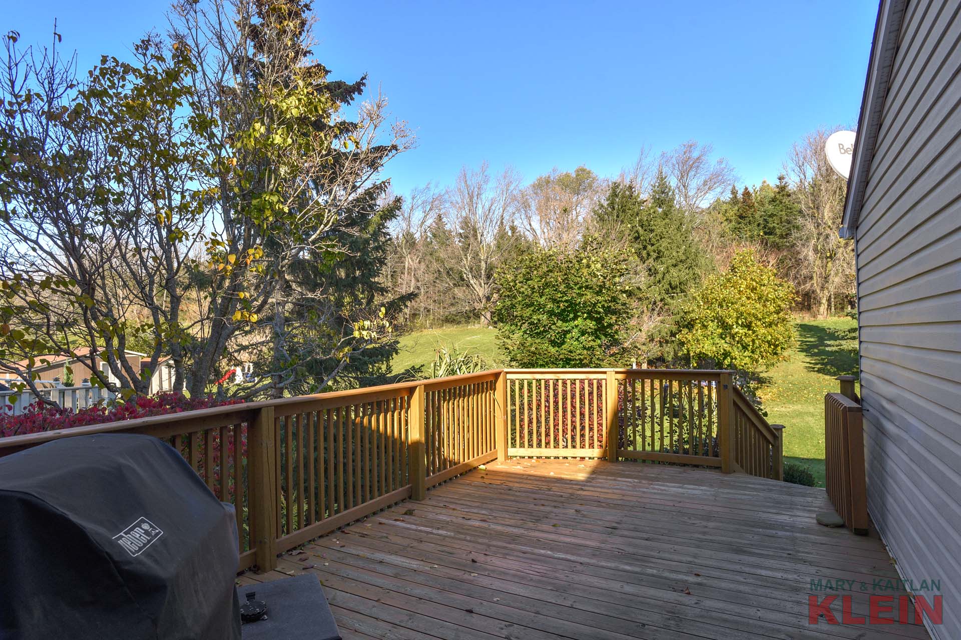 Deck, BBQ Area, Mature Country Lot