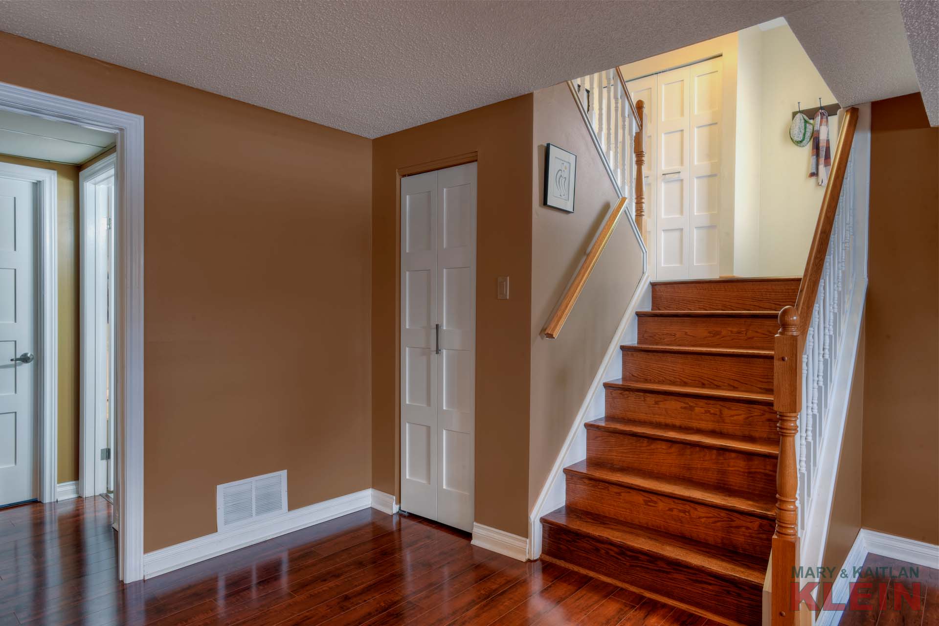 stairs, basement, large closet