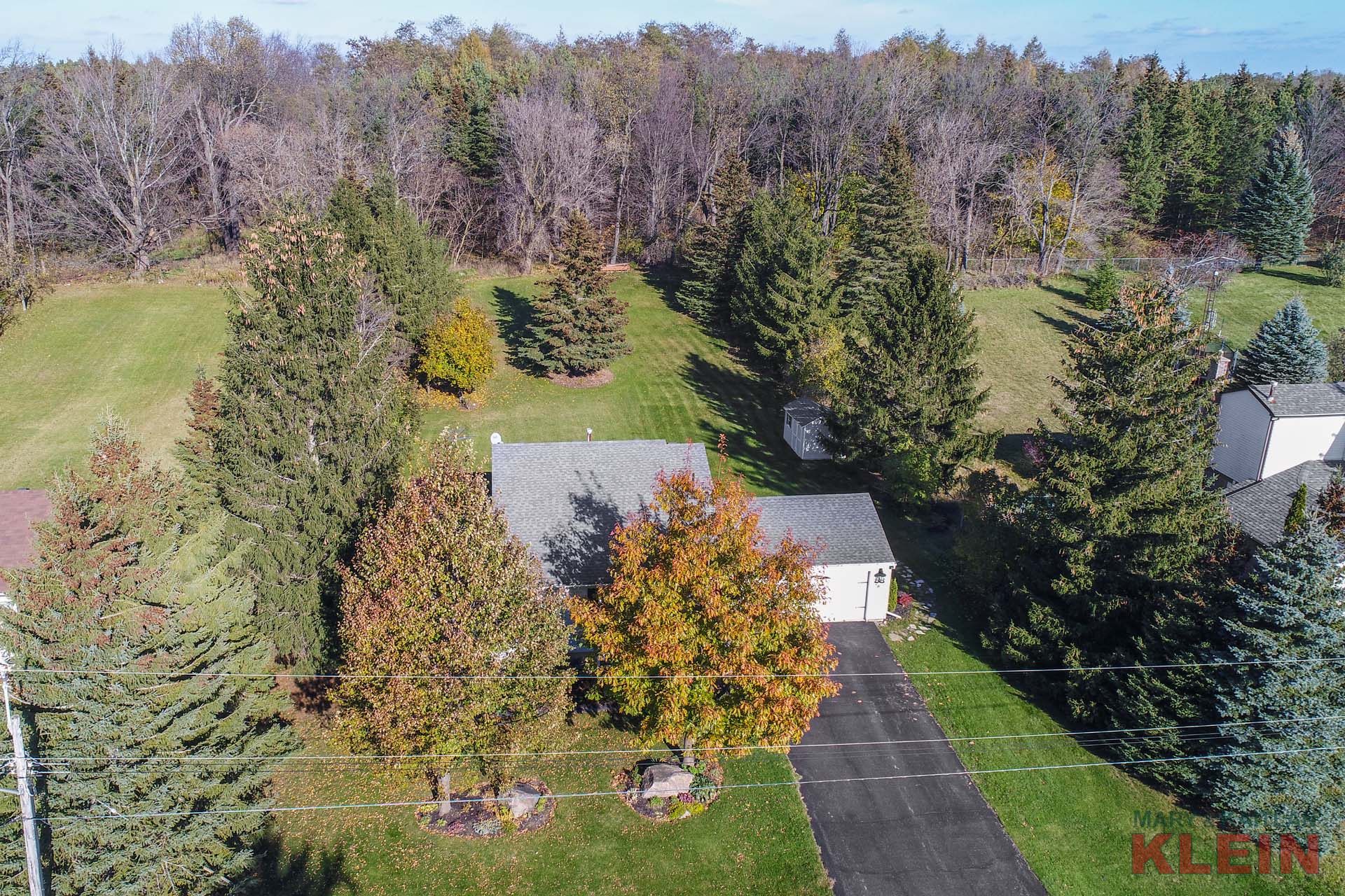 over half and acre, for sale, Caledon, raised bungalow, mary klein, kait klein 