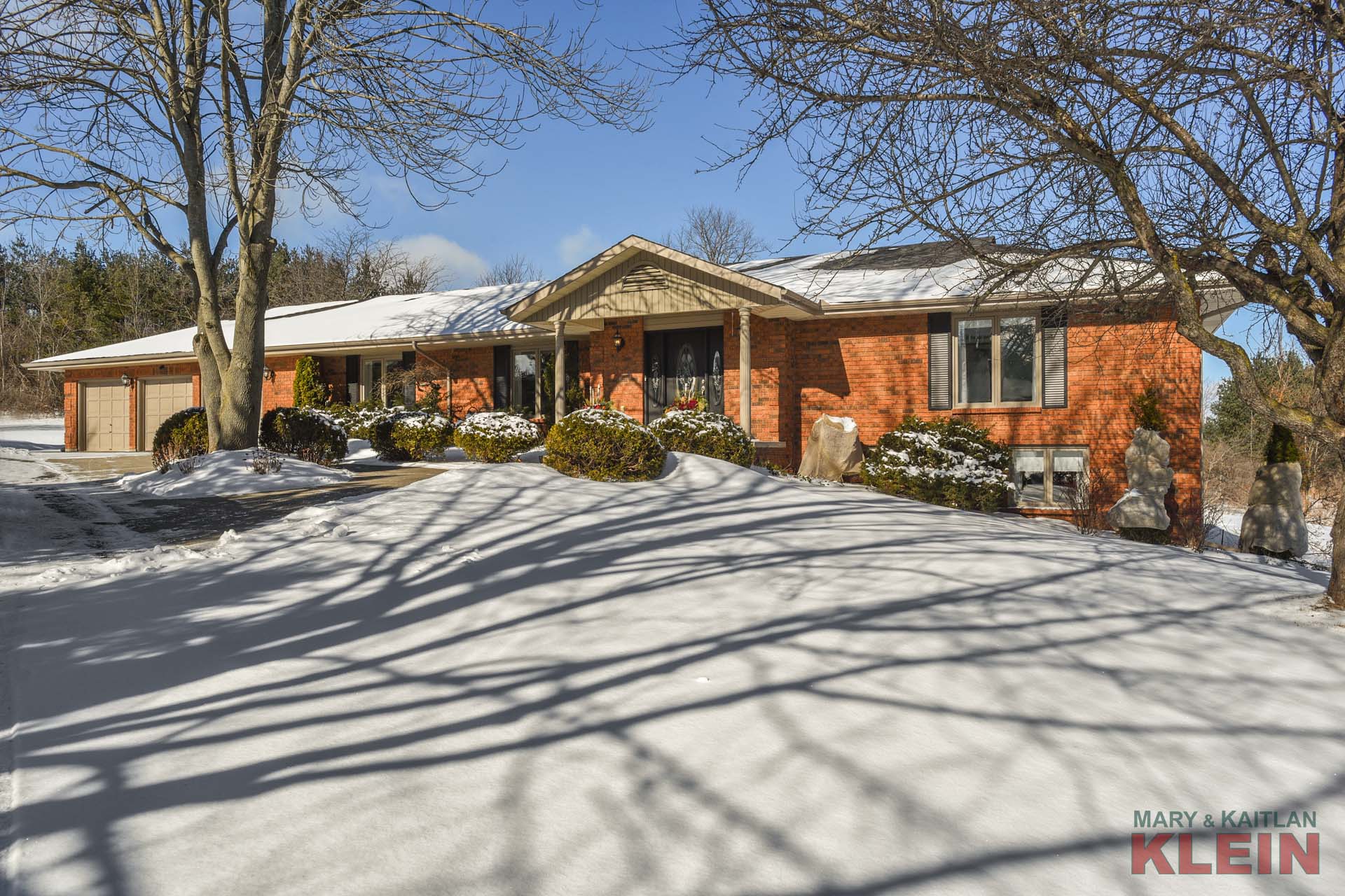 Winter, Bungalow, Caledon, For Sale, Mary Klein, Kaitlan Klein