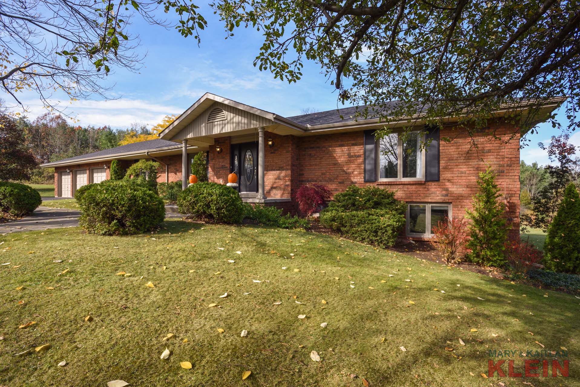 Fall, Bungalow, Brick 