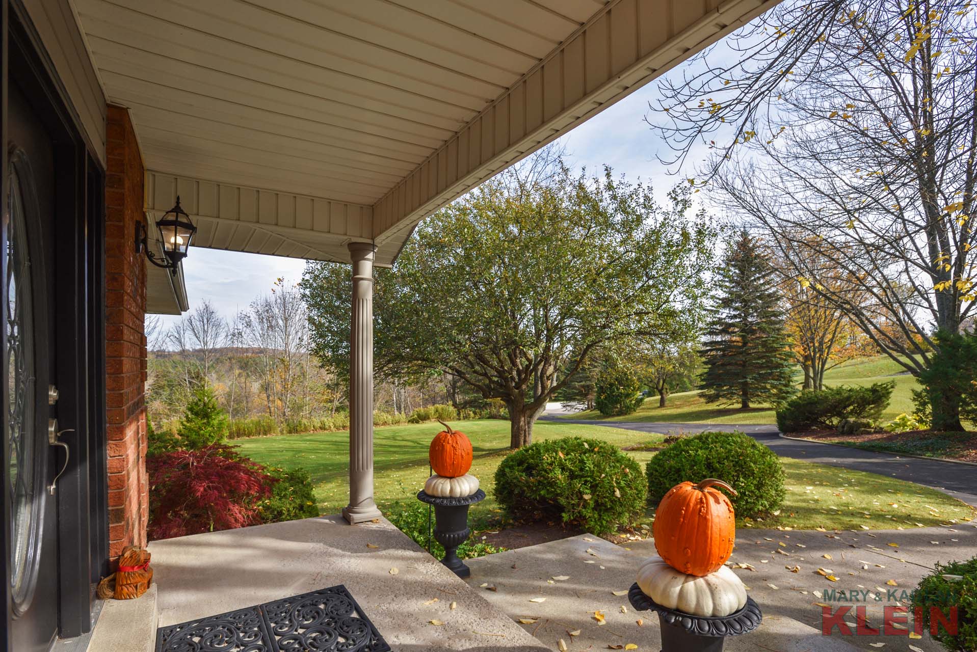 Covered Front Porch 