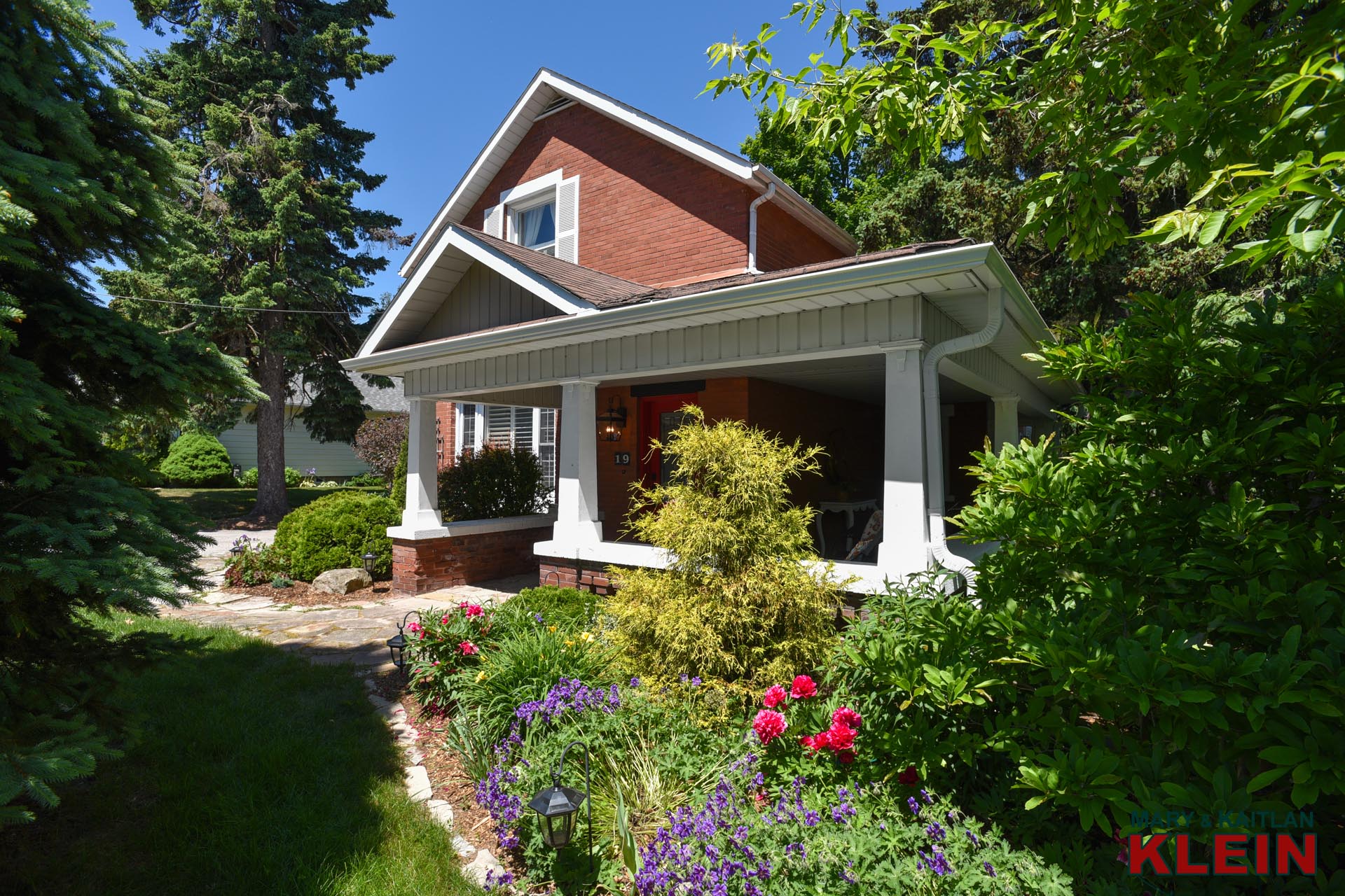 peonies, gardens, covered verandah, homes for sale in Orangeville