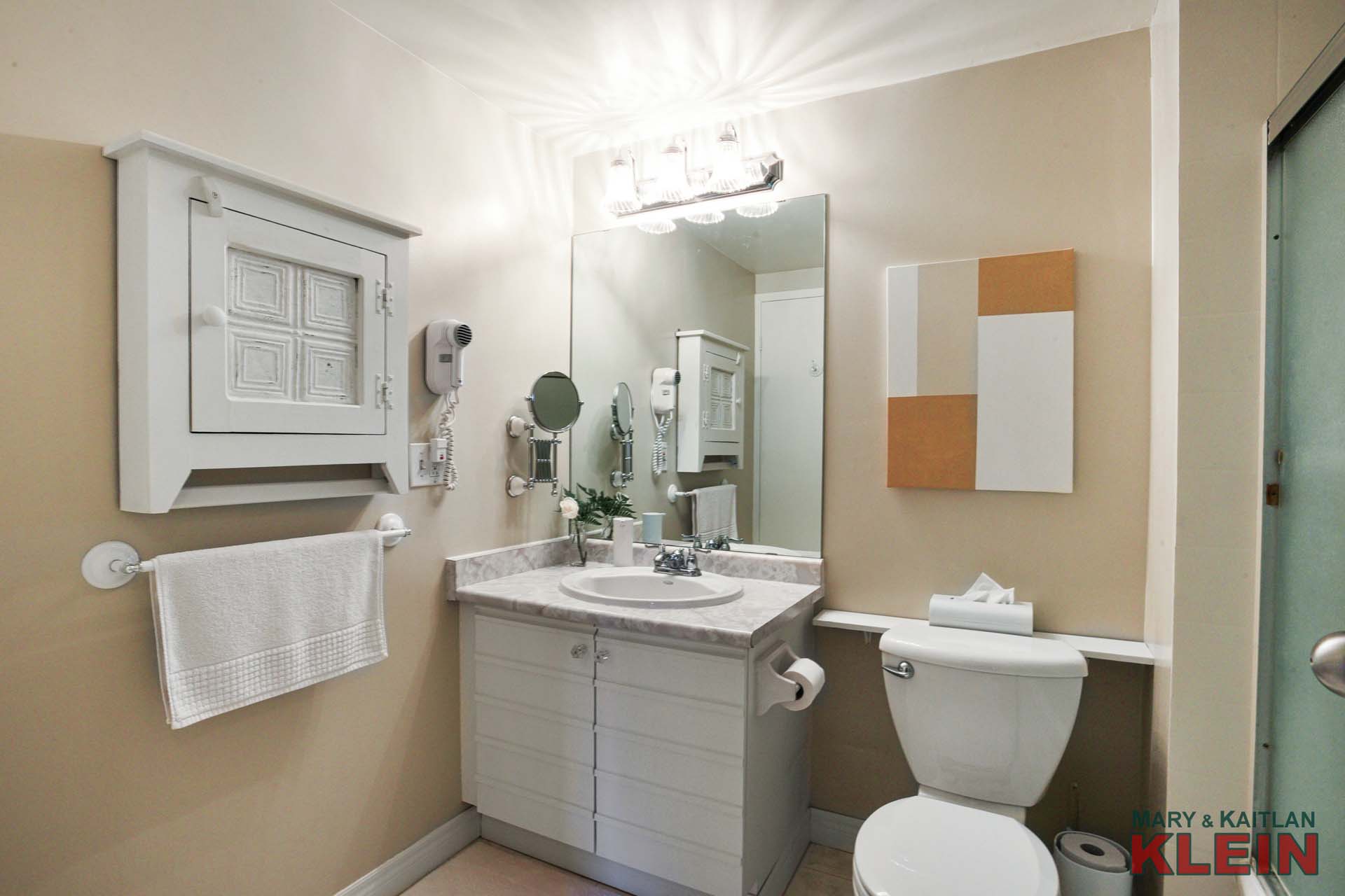 4-piece bathroom 