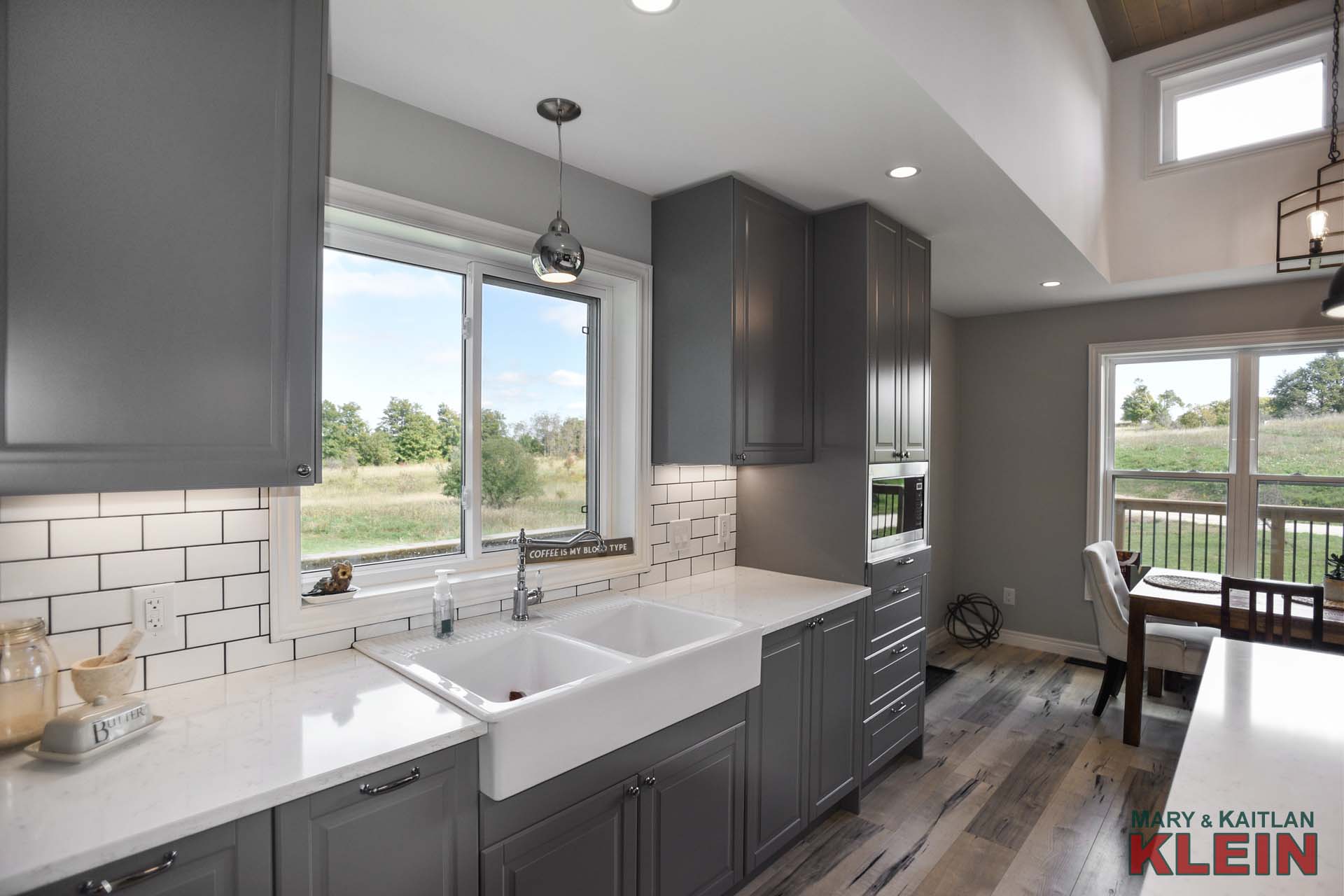 double farmer’s sink, Quartz counter tops