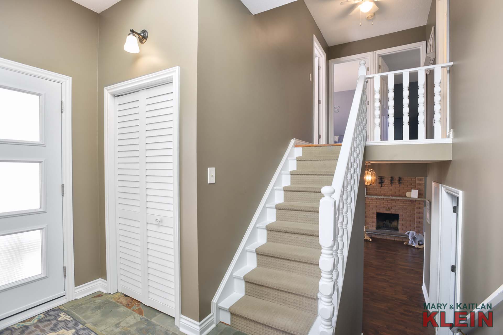 Foyer Stairs up and Down 