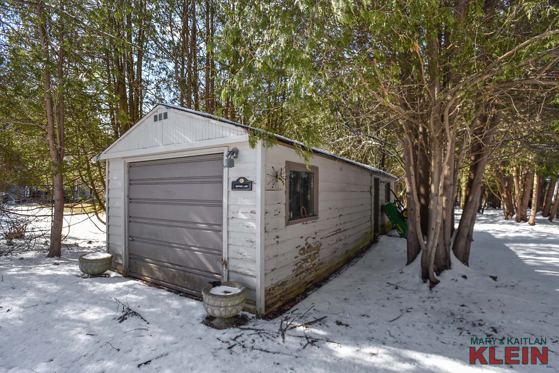 Detached Garage