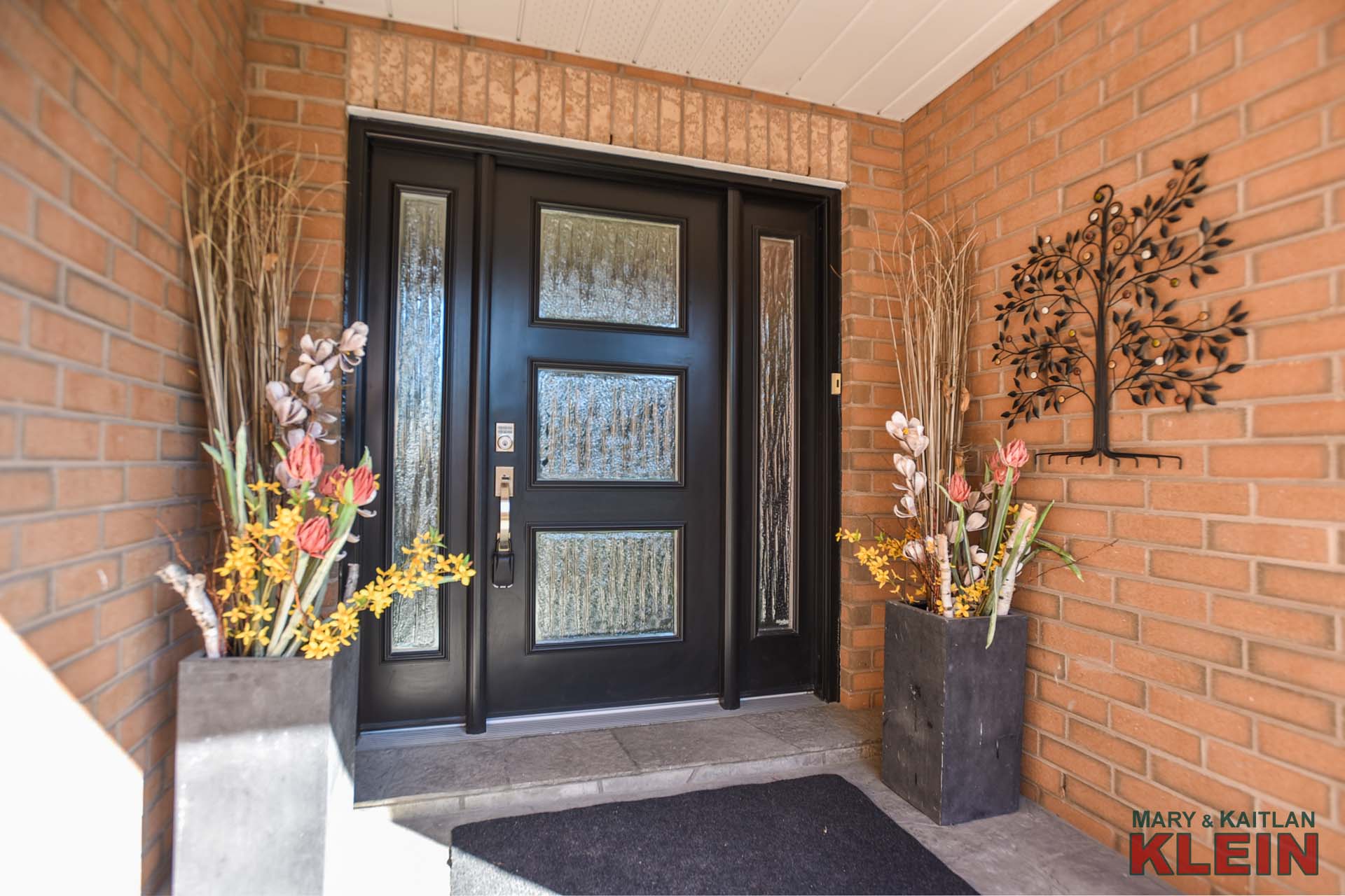 Covered Front Porch 