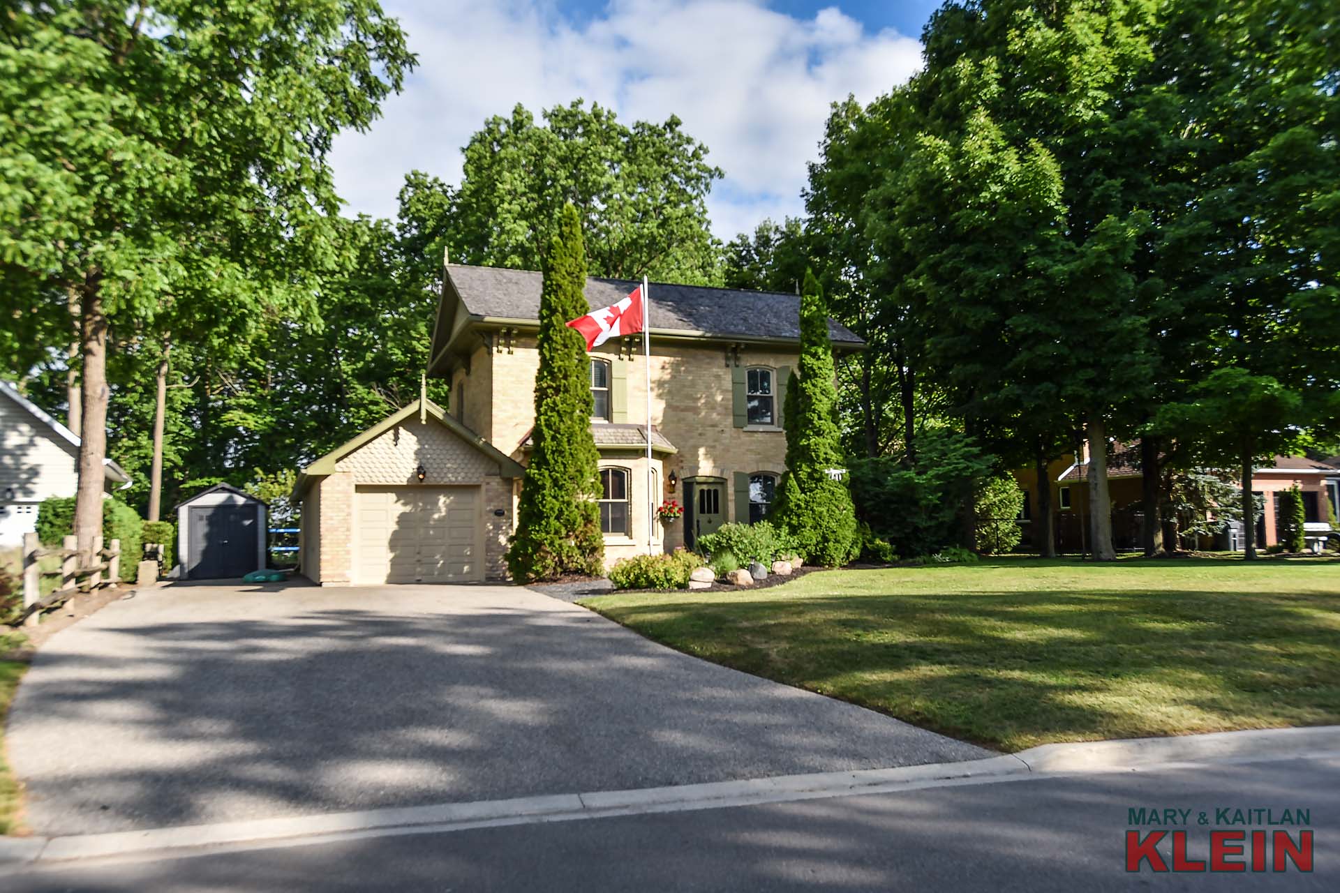 9 Antrim Court, Caledon East