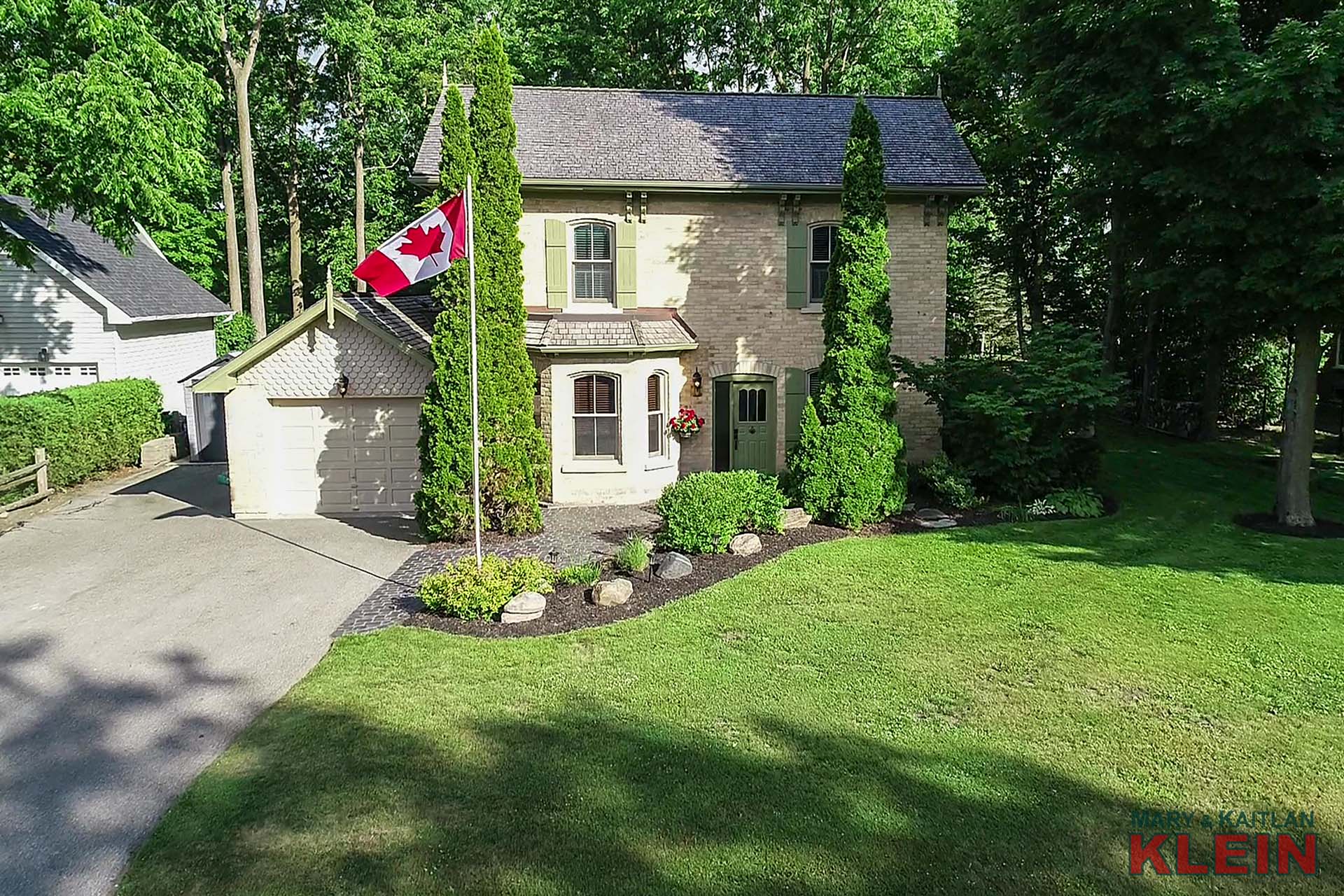 9 Antrim Court, Caledon East