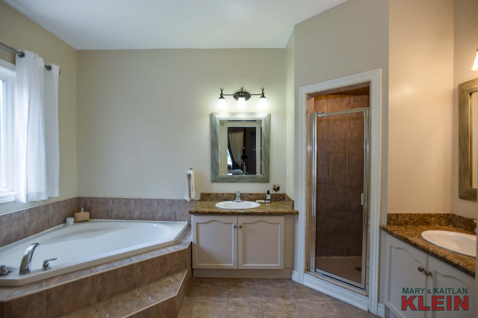 Master Bedroom Ensuite Bathroom 