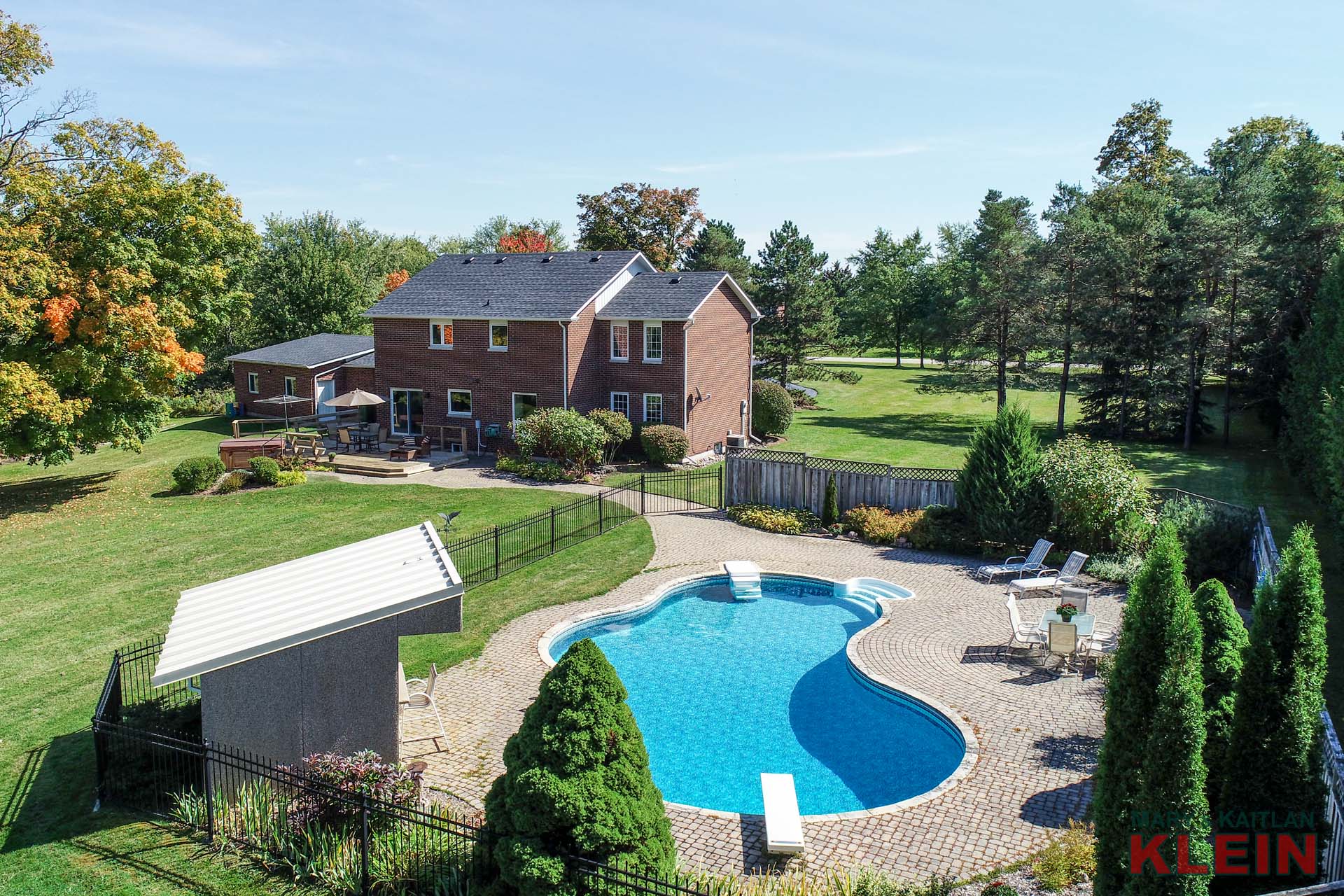 Pool, stone surround