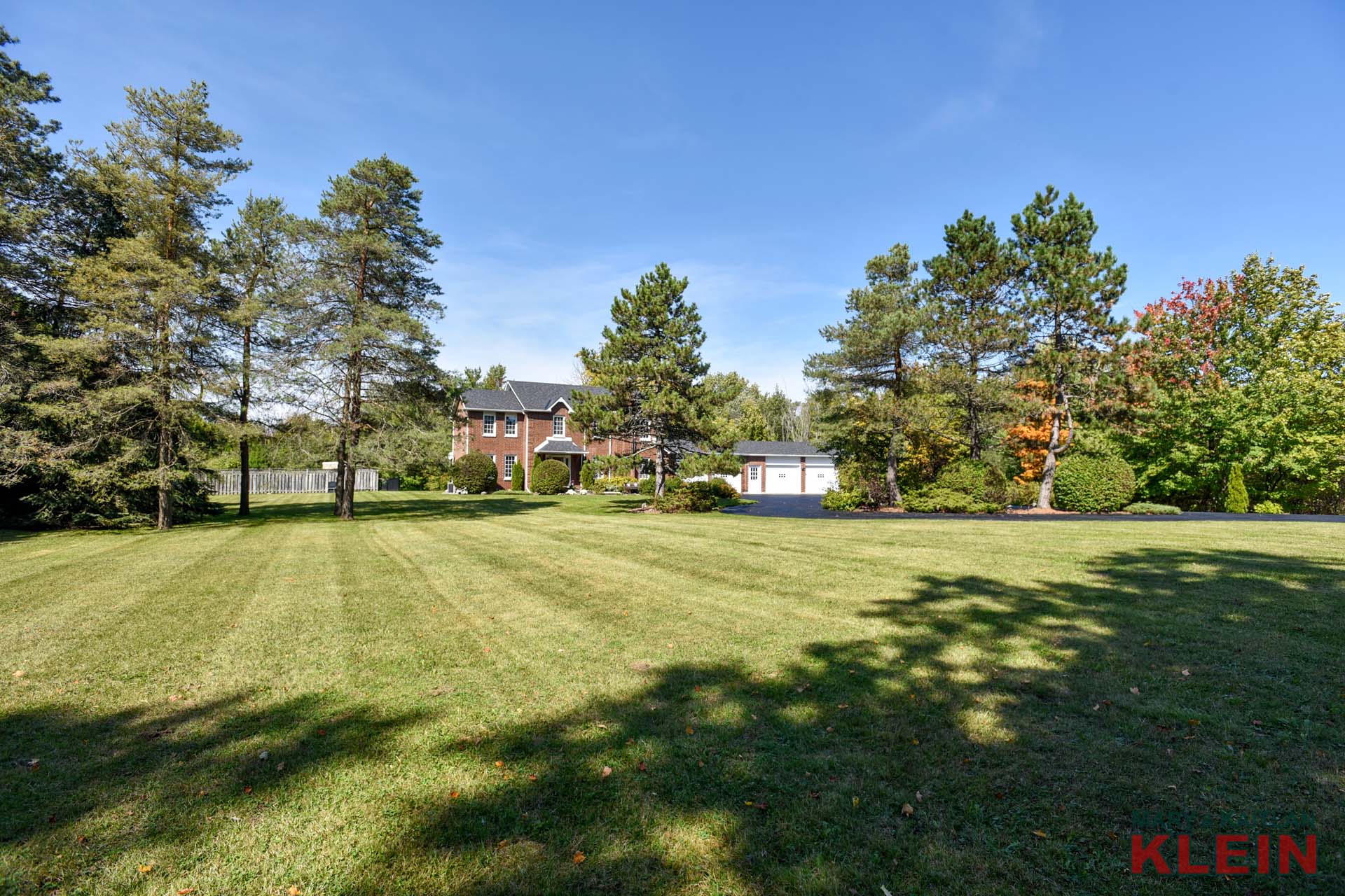 4 Car attached garage, 3.57 Acres in Tamarack Estates