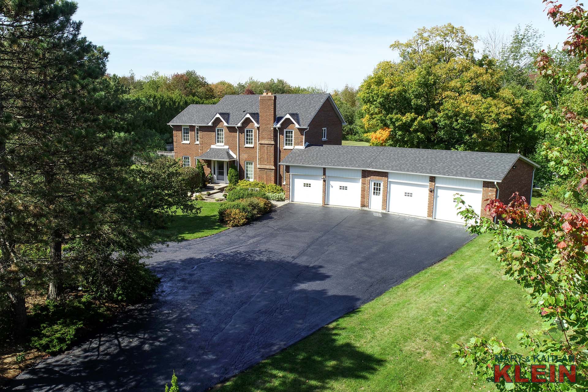 4-Bedroom Family Home for Sale in Caledon, 4 Car Garage, Klein 