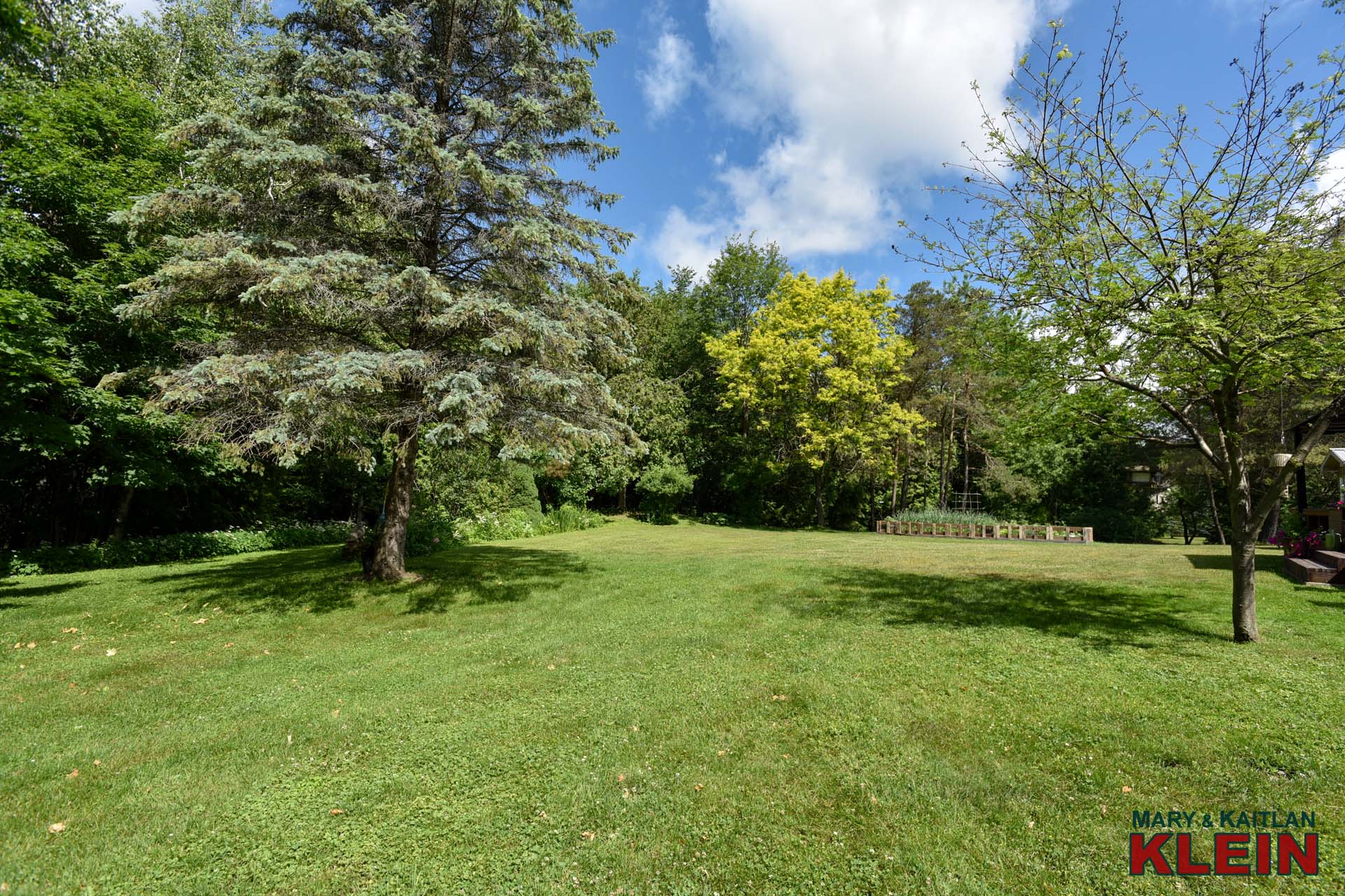 Mature Trees & Gardens