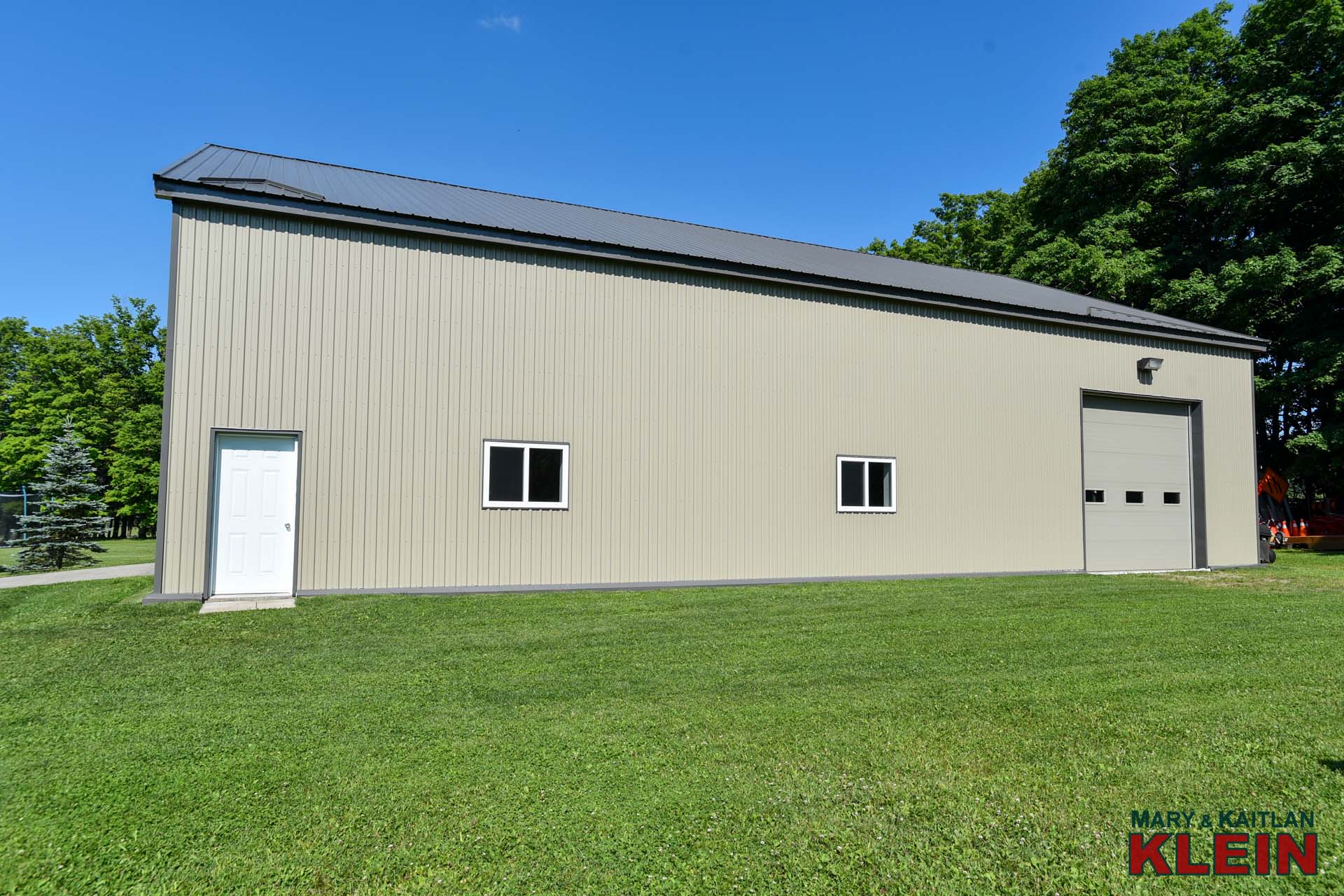 7300 Sq.ft. Heated & Insulated Workshop 