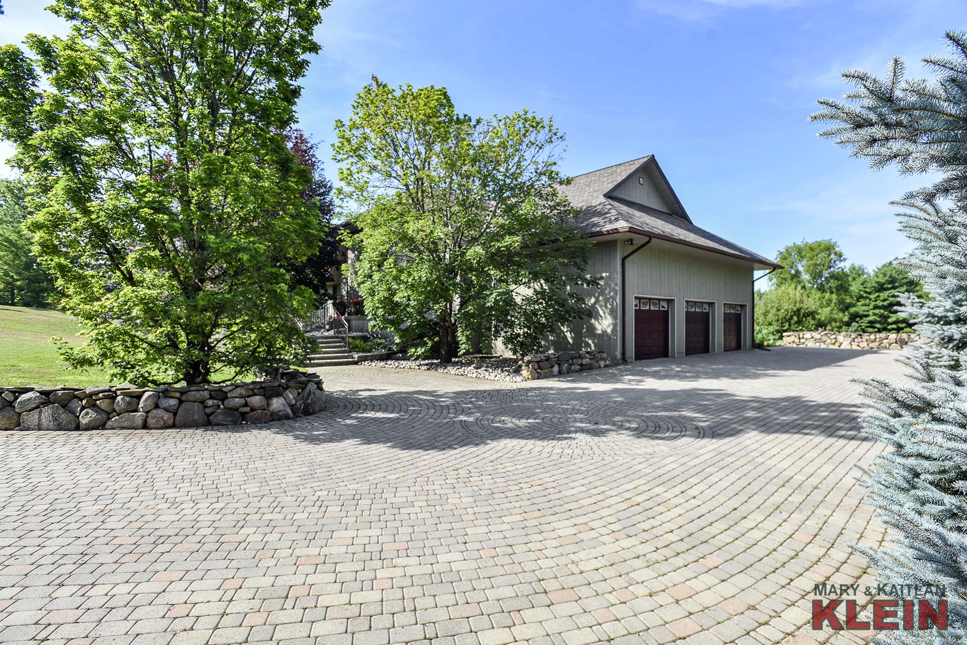 Interlocking Stone Driveway, 3 Car Garage