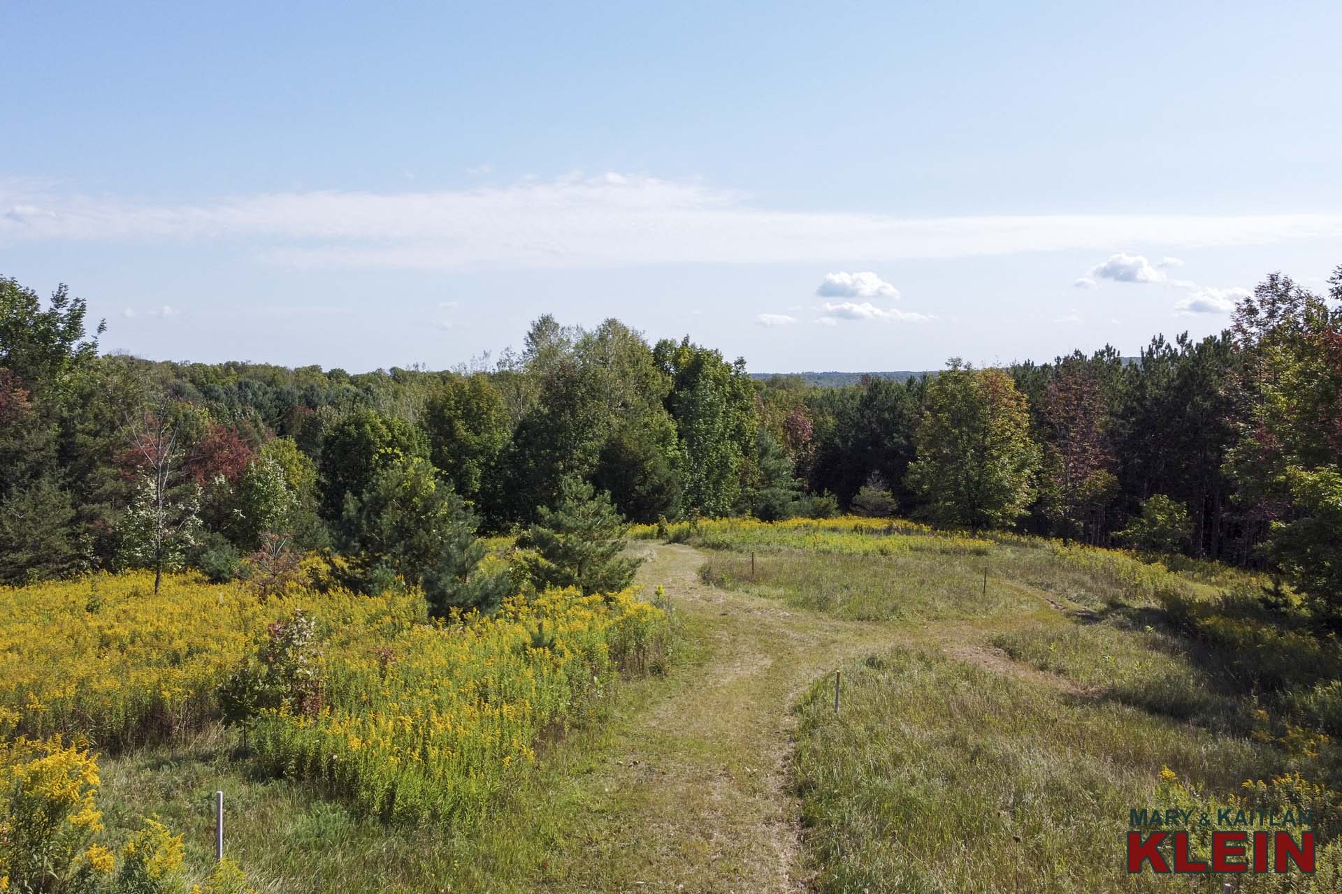 Center of the property, open areas, klein