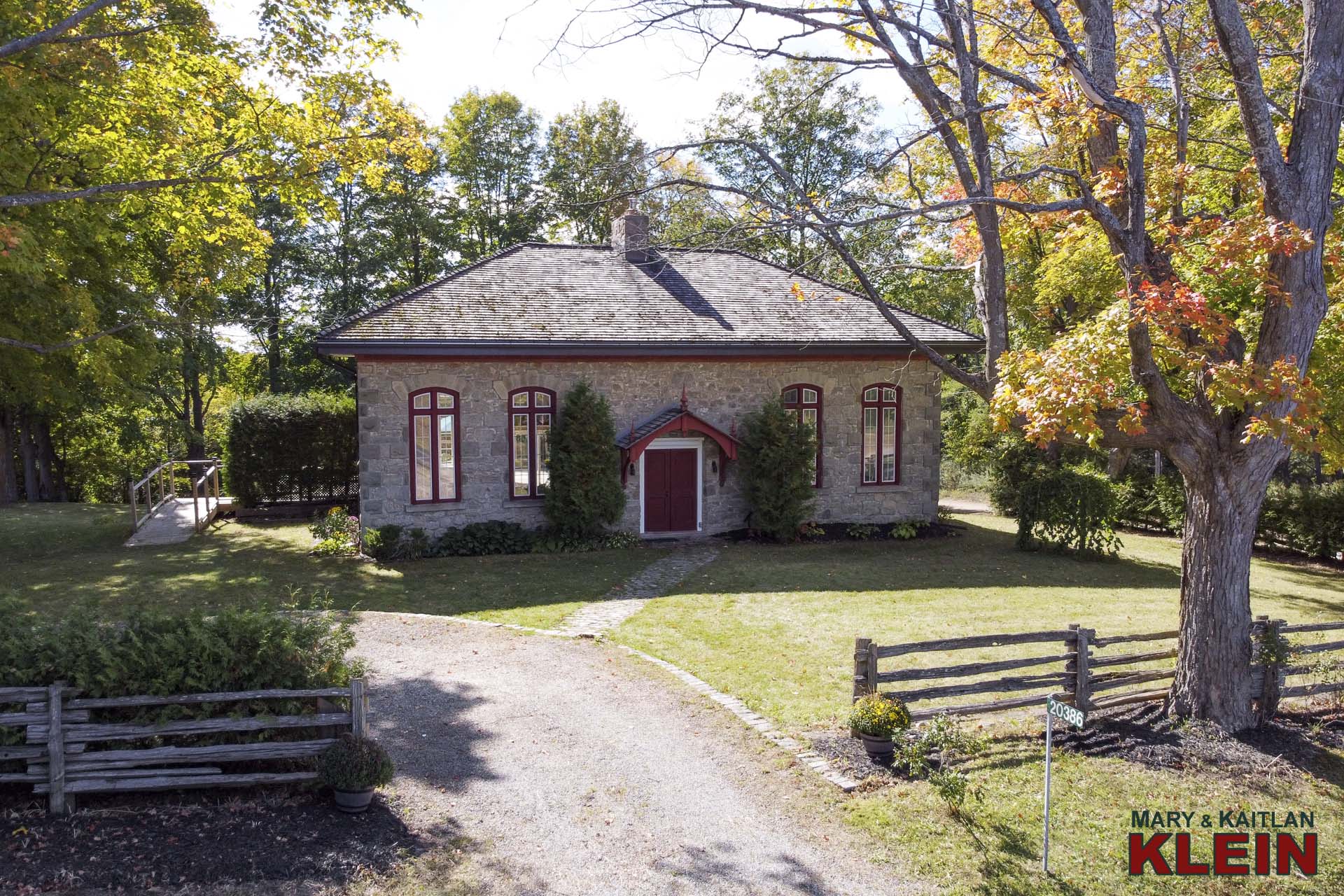 Caledon Rosehill Schoolhouse, historical, klein