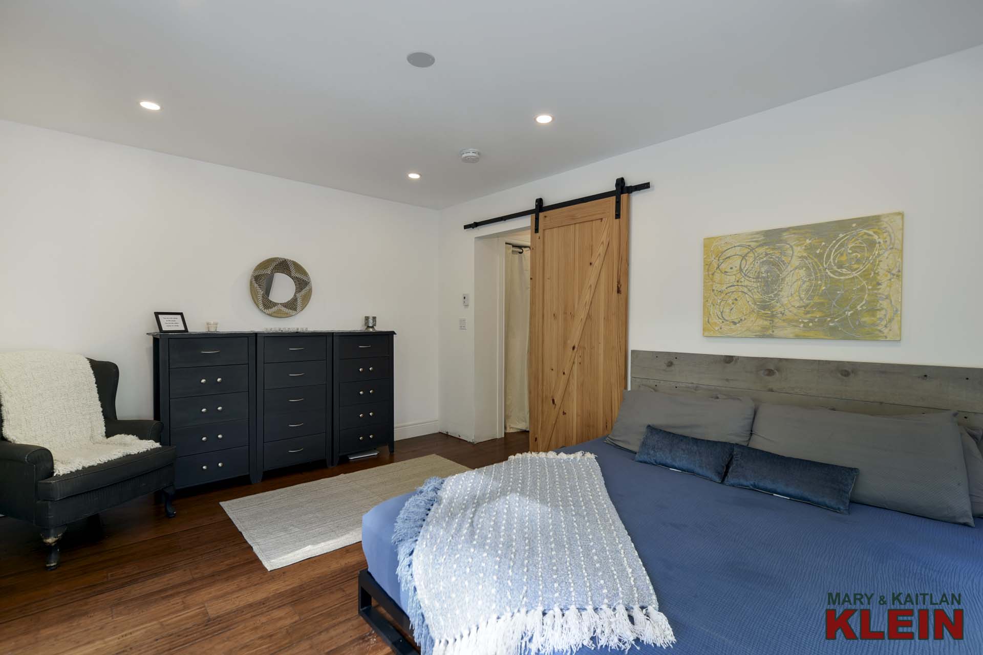 Master Bedroom - Bamboo Flooring, 3-piece Ensuite, Sliding Barn doors